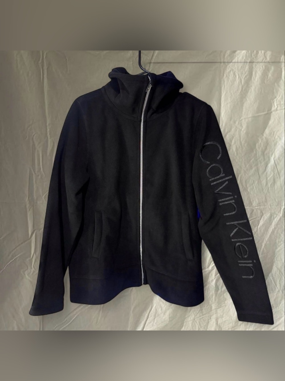Calvin Klein Performance zip up size large women's
Never worn new with tags